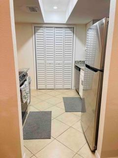 Removing Please Book on BNB Modern Sun N Lake Villa Self Check-In - Sebring - 1