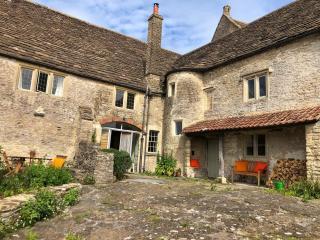 Historic Malthouse Village location near Bath (sleeps 7-14) - Norton Saint Philip - 9