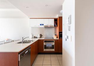 2 BDRM Towers of Chevron, 19th Floor Amazing View - 3