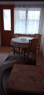 Keni Guest House - 8