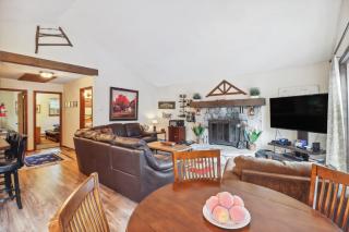 Tobyhanna Home with Fire Pits - 9 Mi to Kalahari! - 5