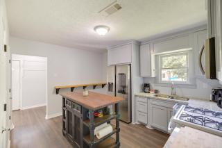 Port Neches Home Rental Walk to Tugboat Island! - 3