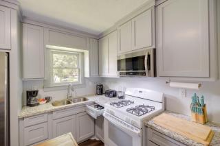 Port Neches Home Rental Walk to Tugboat Island! - 2