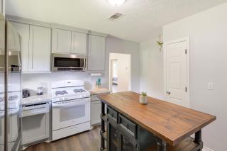 Port Neches Home Rental Walk to Tugboat Island! - 1