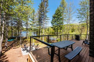 Chalet Natür Lakefront - Hot Tub - Fireplace - Ski - Waterfront - Private big land - Pedal Boat - 8