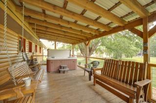 Campbell Retreat in Maggie Valley with Deck! - Maggie Valley - 0