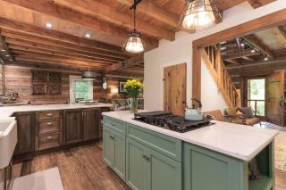 Bourb Inn - 2
