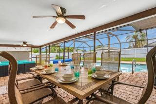 Large screened in lanai with electric heated pool, close to everything - Roelens Vacations - Cape Coral - 9