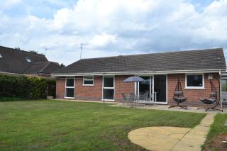 Jodi's Bungalow - Garden and Parking - Nottingham - 9
