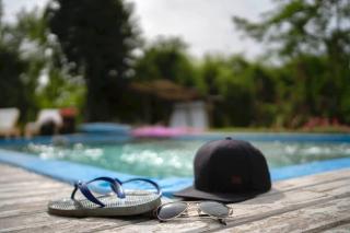 SUITE DEL BOSQUE - Desayuno - Pileta - Domingos check out 17hs - 1