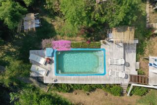 SUITE DEL BOSQUE - Desayuno - Pileta - Domingos check out 17hs - 7