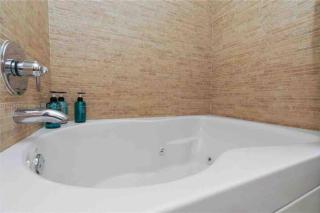 Luxury Building with Ocean Views in Downtown - 1