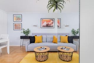 Cozy Apartment Bartla 19 by Noclegi Renters - Cracovia - 5