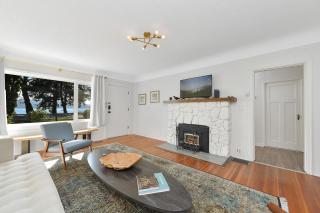 The Bayside Cottage - North Saanich - 0