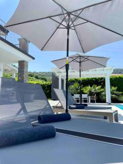 Luxury villa with private pool - 4