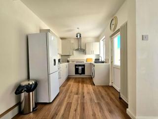 Entire house, Waterloo, free street parking - Waterloo - 5
