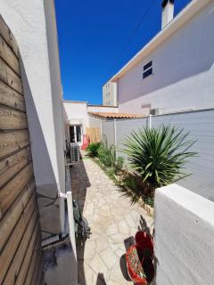 Jolie T2, avec cour privée - 1