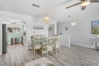 Southbay by the Gulf #51 - Walk to private beach in 3 min - Beach setup included - Spectacular lake views - Completely Remodeled 2BR/2.5BA Townhouse - Destin - 5