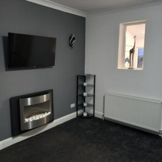 J & S Apartments - 9