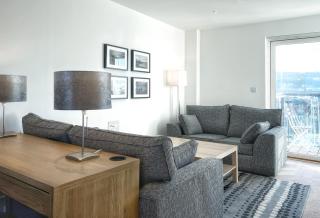 Elegant and Bright Seaside APT in Swansea Marina - 4