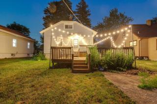 Cozy Westmont Home Walk to Metra Station! - Westmont - 0