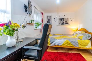 Nomad room, 650 Mbps Internet by Unlock Rentals - London - 0