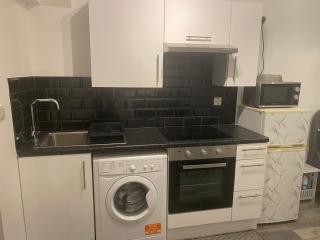 Exeter Garden for 2 - Ilford - 3