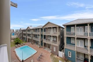 Crescent Moon Palace - A Luxury Home with Pool, Parking, Just steps to the Beach - Panama City Beach - 7