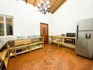 MANSION BR VILLA Piscina, Jacuzzi, 6 min de Provenza - Medellín - 4