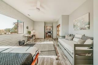 Jacuzzi, Walk to Trails, Stunning Views, Mid-Century Modern,Pool - Sedona - 1