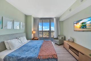 Water View Building With Pool - 5-Min Walk To The Beach - Hallandale Beach - 0