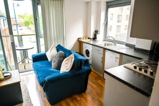 Birmingham City Centre Flat with Balcony - Birmingham - 7