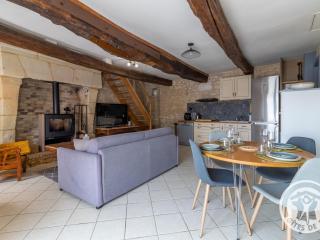 Gîte charmant en tuffeau près de Saumur avec terrasse, poêle à bois et grandes commodités - FR-1-622-64 - Vaudelnay - 5