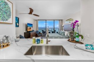 Boutique Oceanfront Kaanapali Vistas - 3