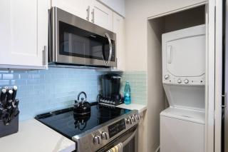 Boutique Oceanfront Kaanapali Vistas - 1