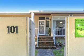 CBD Townhouse - Warrnambool - 1