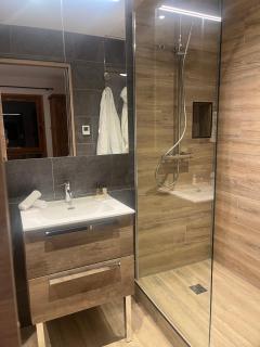 Arc 1950 Ski in Ski out and Spa- Newly refurbished 153 Sources De Marie- 2 bedroom , 2 bathroom-Sleeps 4-6, Mont Blanc view from every window, Free WiFi - Arc 1950 - 2