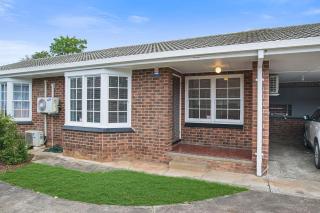 Prime Location 2 Bed Renovated in Royston Park - 9