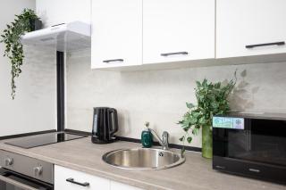 Green Goblin Apartment with FREE PRIVATE PARKING - 8