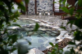 Onsen at Moncham - 5