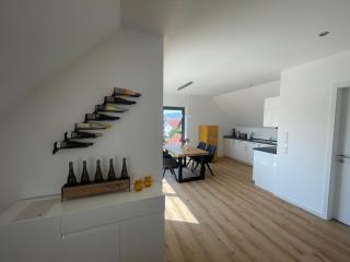 Rückzugsort im Rebenmeer mit Terrasse, Grill & Parkplatz - Venningen - 1