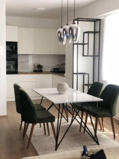 DreamLux DM With Parking - 1