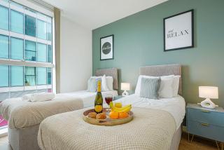 Central MK - Executive Hub Apartment - 2 Bedroom 2 Bathroom - Free Parking, Fast WIFI & Smart TV with Netflix by Yoko Property - 4