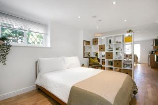 The Annex - Unparalleled Beach Front Luxury Accommodation - Private South West Facing Patio Area - Pet Friendly - Sky - Netflix - Super Fast WI-FI - Stones Throw To The Beach - Southbourne - 5