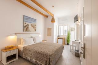 Parosquare Central Suites - 3