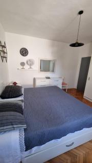 Peruzin Residence - Pag - 2