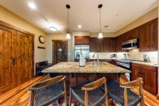 2 Bedroom Luxury Condo On Main Street At Maggie Pond - Walk To Lift! - 6