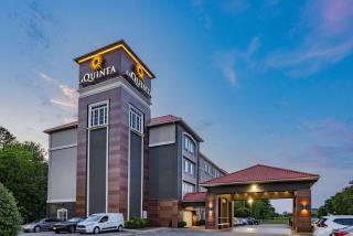 La Quinta Inn & Suites by Wyndham Norfolk - Norfolk - 8