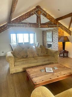 Beach House 3 Bed Penthouse Apartment - 1