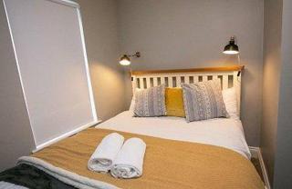 AMAZING 3 BEDROOM HOME, PRIME BT1 POSTCODE AND CITY CENTRE LOCATION - Belfast - 4